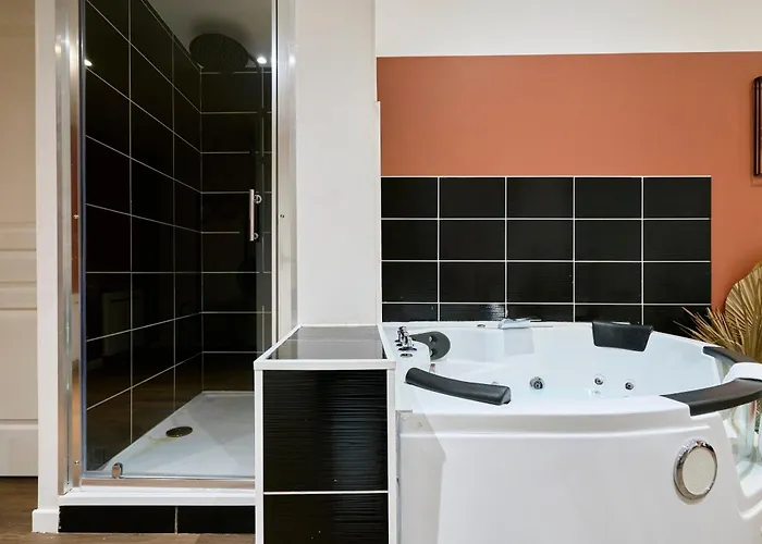 Ng Prestige - Nain - Privatif - Jacuzzi - Netflix - Projecteur Apartment *